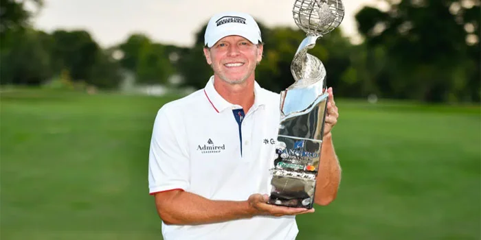 Steve Stricker Memenangkan Sanford International 2024 di Babak Playoff